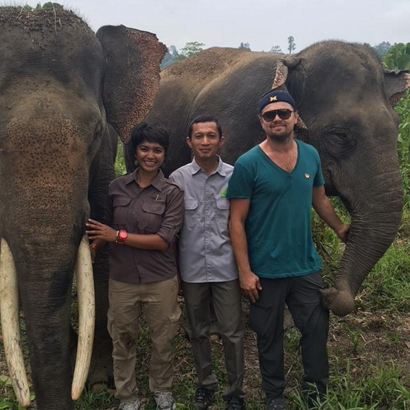 Leonardo DiCaprio sur l'île de Sumatra pour la défense des animaux et lutter contre la déforestation. (photo postée le 29 mars 2016)