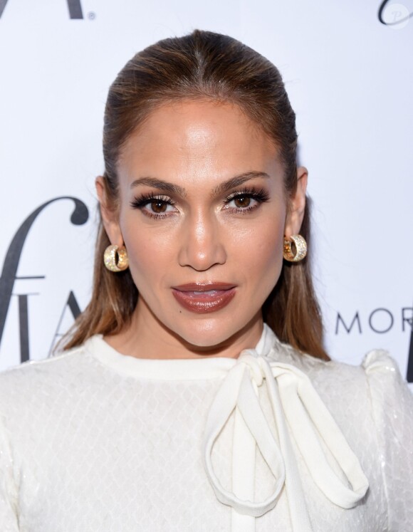 Jennifer Lopez au photocall des Los Angeles Fashion Awards 2016 à l'hôtel Sunset Tower le 20 mars 2016. © Lisa O'Connor via ZUMA Wire / Bestimage