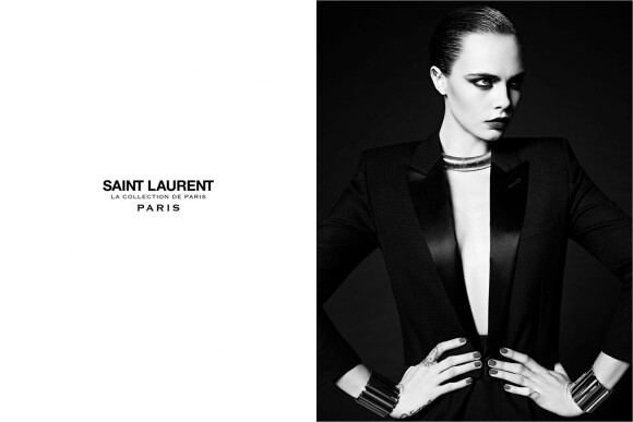 Cara Delevingne pose en "Smoking Saint Laurent" pour "La collection de Paris" de Saint Laurent Paris. Mars 2016.