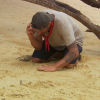 Pascal s'écroule et pleure en entendant la voix de sa femme - "Koh-Lanta 2016", épisode du 1er avril 2016, sur TF1.