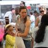 Jennifer Garner radieuse avec sa fille Seraphina au farmer's market, Los Angeles, le 3 avril 2016.