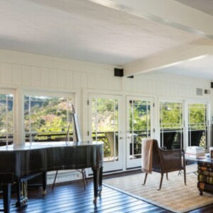 Ben Affleck a emménagé dans la propriété de Brooke Shields qu'il loue 35000 dollars par mois et qui est voisine de la maison qu'il possède avec Jennifer Garner à Pasific Palisades.