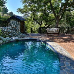 Ben Affleck a emménagé dans la propriété de Brooke Shields qu'il loue 35000 dollars par mois et qui est voisine de la maison qu'il possède avec Jennifer Garner à Pasific Palisades.