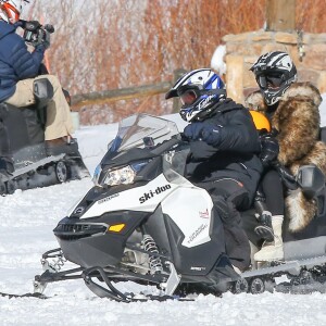 North West et sa mère Kim Kardashian - La famille Kardashian en vacances à Vail, dans le Colorado. Le 6 avril 2016.