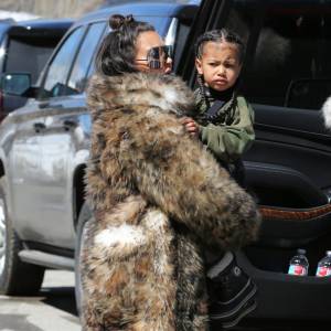 Kim Kardashian et sa fille North West - La famille Kardashian en vacances à Vail, dans le Colorado. Le 6 avril 2016.