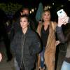 Kourtney, Kim et Khloé Kardashian, Kris Jenner, Corey Gamble et Kanye West se rendent dans un bowling à Vali. Le 6 avril 2016.