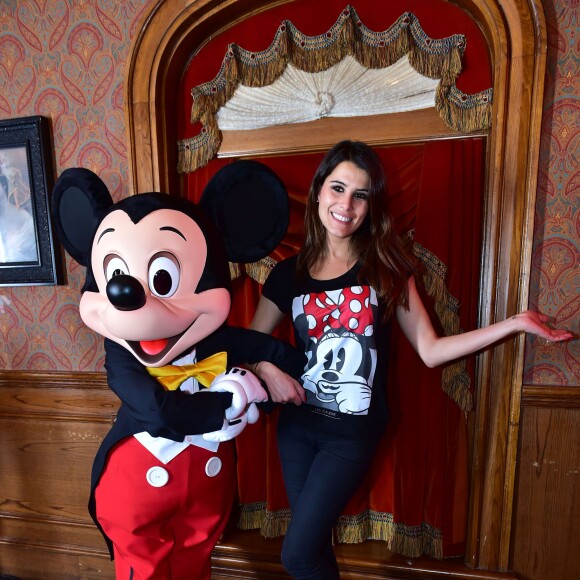 Karine Ferri - Les 12 finalistes de 'The Voice' saison 4 chantent pour l'association "Tout Le Monde Chante Contre Le Cancer" pour les enfants malades à Disneyland Paris le 29 mars 2015.