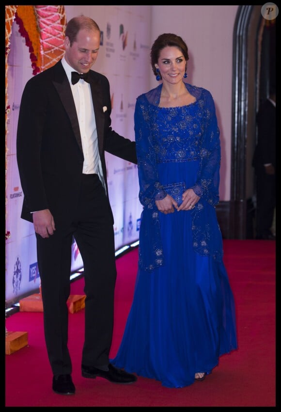 Le prince William et la duchesse Catherine de Cambridge (en Jenny Packham) au Taj Palace Hotel à Mumbai le 10 avril 2016 lors d'un gala organisé par la British Asian Foundation, avec la participation de nombreuses stars de Bollywood, au premier jour de leur visite officielle en Inde. © Stephen Lock/i-Images via ZUMA Wire / Bestimage