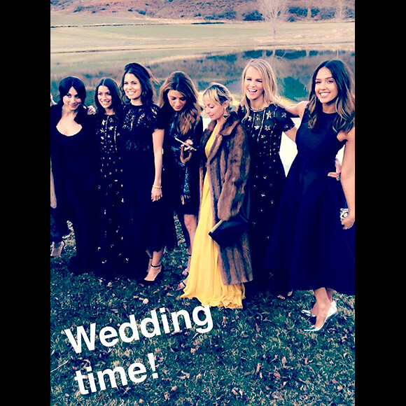 Nicole Richie, Kelly Sawyer et Jessica Alba au mariage de Jamie Schneider samedi 9 avril dans le Colorado