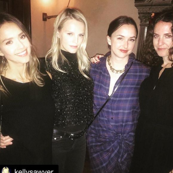 Jessica Alba, Kelly Sawyer et leurs amies au mariage de Jamie Schneider samedi 9 avril dans le Colorado