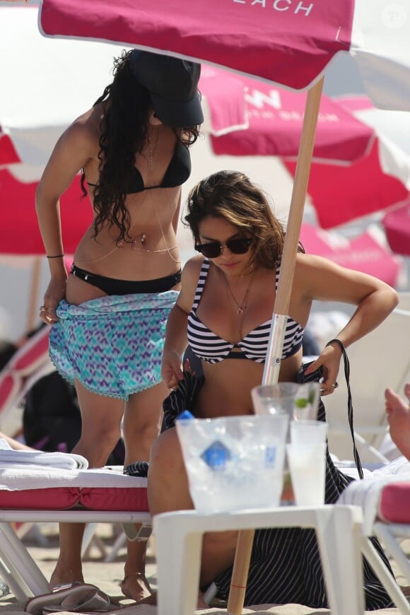 Vanessa et Stella Hudgens à Miami Beach, le 8 avril 2016.