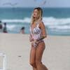 Caroline Receveur en vacances sur la plage de Miami, le 6 avril 2016. 