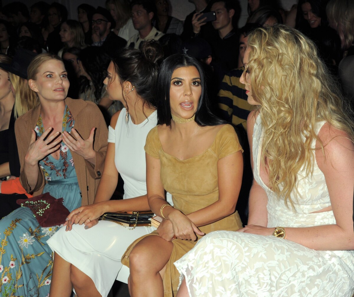 Emily Ratajkowski Assistent Photo : Jennifer Morrison, Emily Ratajkowski, Kourtney Kardashian et ...