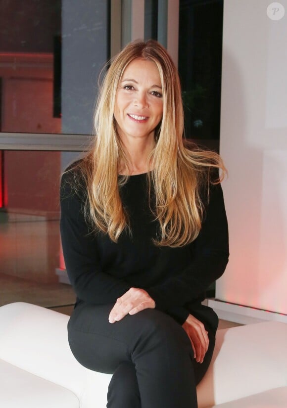 Exclusif - Hélène Rollès - Présentation en avant-première du 300ème épisode de la série "Les Mystères de l'Amour" au siège de TF1 à Boulogne-Billancourt le 14 avril 2016. Cet événement sera diffusé sur TMC le samedi 16 avril à 19h45. Il a plus de 25 ans que ces acteurs jouent ensemble; la première série était "Hélène et les garçons" en 1992 sur TF1 produite par Jean-Luc Azoulay. © Denis Guignebourg/Bestimage