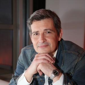 Exclusif - Philippe Vasseur - Présentation en avant-première du 300ème épisode de la série "Les Mystères de l'Amour" au siège de TF1 à Boulogne-Billancourt le 14 avril 2016. Cet événement sera diffusé sur TMC le samedi 16 avril à 19h45. Il a plus de 25 ans que ces acteurs jouent ensemble; la première série était "Hélène et les garçons" en 1992 sur TF1 produite par Jean-Luc Azoulay. © Denis Guignebourg/Bestimage