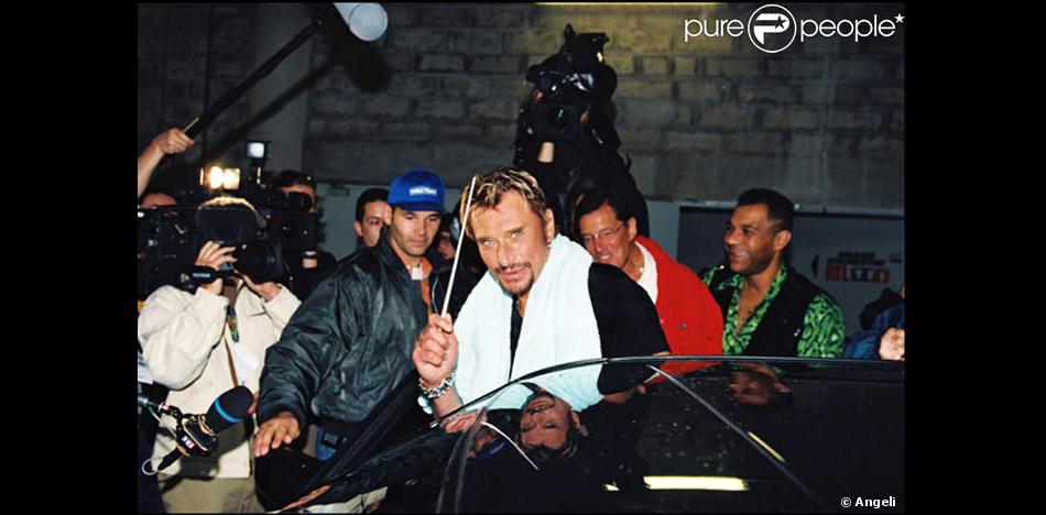 Johnny Hallyday A Sa Sortie De Concert Du Stade De France Le 12 09 1998 Purepeople