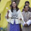 Kate Middleton, duchesse de Cambridge, en kira et haut Paul & Joe le 14 avril 2016, lors de sa visite officielle en Inde et au Bhoutan (10-16 avril) avec le prince William