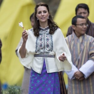 Kate Middleton, duchesse de Cambridge, en kira et haut Paul & Joe le 14 avril 2016, lors de sa visite officielle en Inde et au Bhoutan (10-16 avril) avec le prince William