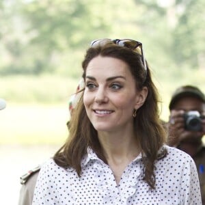 Kate Middleton, duchesse de Cambridge, en safari au parc national Kaziranga en avril 2016, lors de sa visite officielle en Inde et au Bhoutan (10-16 avril) avec le prince William