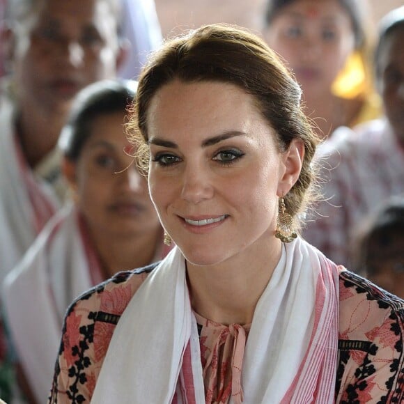 Kate Middleton, duchesse de Cambridge, en robe Topshop le 13 avril 2016, lors de sa visite officielle en Inde et au Bhoutan (10-16 avril) avec le prince William