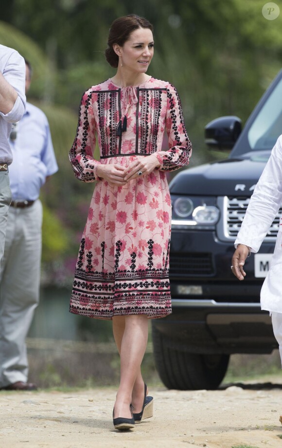 Kate Middleton, duchesse de Cambridge, en robe Topshop le 13 avril 2016, lors de sa visite officielle en Inde et au Bhoutan (10-16 avril) avec le prince William