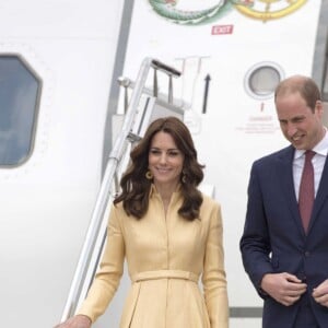 Kate Middleton, duchesse de Cambridge, en Emilia Wickstead le 14 avril 2016 à Paro, lors de sa visite officielle en Inde et au Bhoutan (10-16 avril) avec le prince William