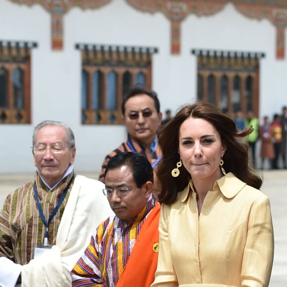 Kate Middleton, duchesse de Cambridge, en Emilia Wickstead le 14 avril 2016 à Paro, lors de sa visite officielle en Inde et au Bhoutan (10-16 avril) avec le prince William