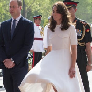 Kate Middleton, duchesse de Cambridge, en robe Emilia Wickstead le 11 avril 2016, lors de sa visite officielle en Inde et au Bhoutan (10-16 avril) avec le prince William