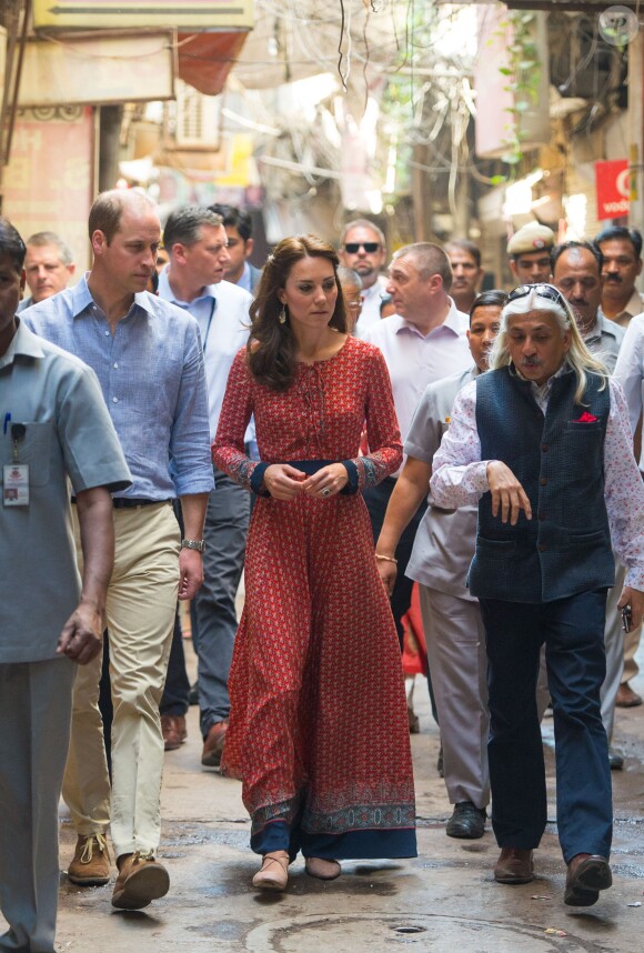 Kate Middleton, duchesse de Cambridge, en robe Glamorous le 12 avril 2016, lors de sa visite officielle en Inde et au Bhoutan (10-16 avril) avec le prince William