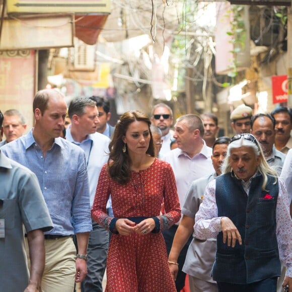 Kate Middleton, duchesse de Cambridge, en robe Glamorous le 12 avril 2016, lors de sa visite officielle en Inde et au Bhoutan (10-16 avril) avec le prince William