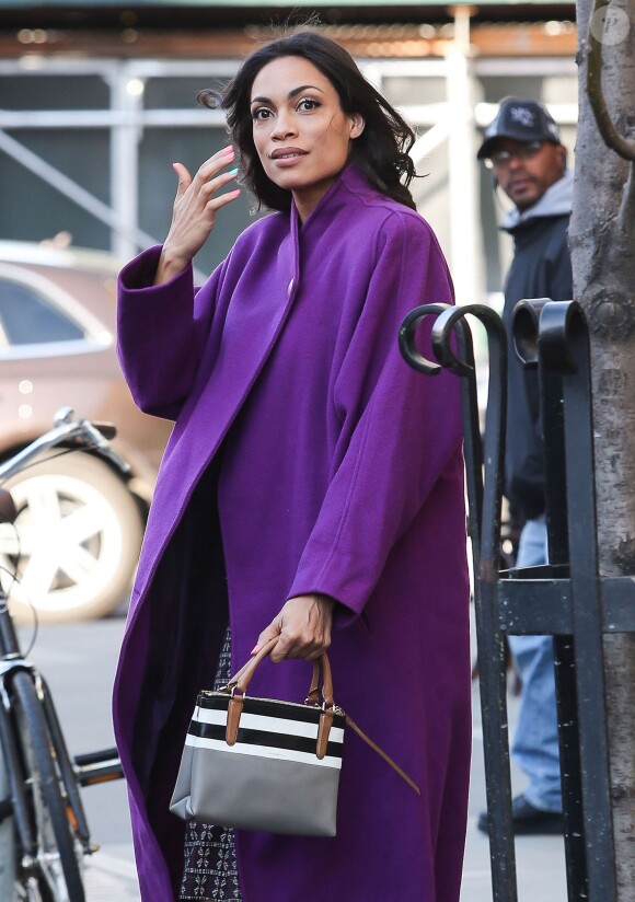 Rosario Dawson à la sortie de l'hôtel The Bowery à New York le 29 mars 2016 