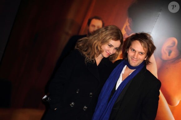 Marine Delterme et son mari à Paris le 13 décembre 2011.