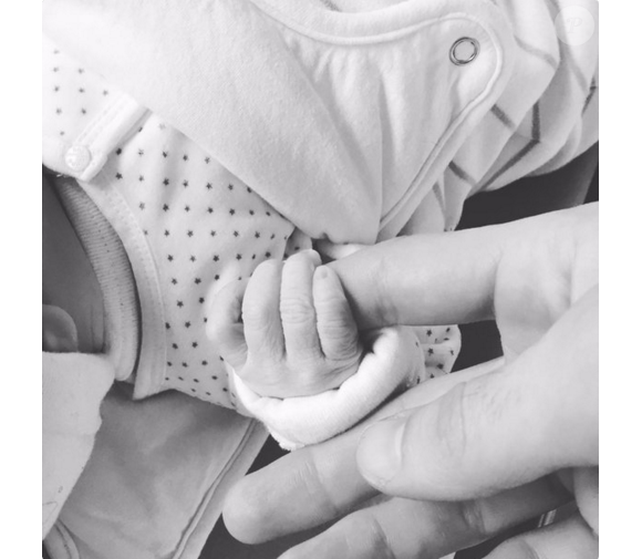 Nikola Karabatic est devenu papa d'un petit Alek le 7 avril 2016 avec sa compagne Géraldine Pillet. Photo issue du compte Twitter de Nikola Karabatic.