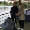 Nikola Karabatic avec sa compagne Géraldine Pillet et leur fils Alek le 17 avril 2016 au Chalet des Îles, dix jours après la naissance du bébé. Photo issue du compte Twitter de Nikola Karabatic.