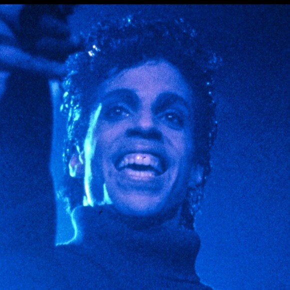 ARCHIVES - LE CHANTEUR PRINCE SUR SCENE, EN CONCERT 18/08/1986 - 
