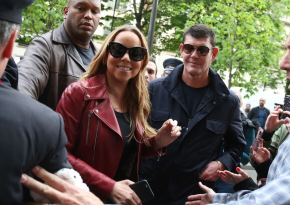 Mariah Carey et son fiancé James Packer à l'hôtel Plaza Athénée à Paris, le 22 avril 2016.