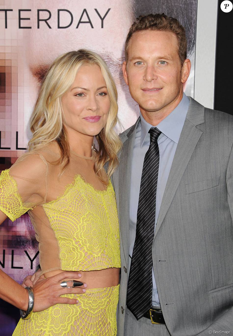 Cole Hauser et sa femme Cynthia Daniel lors de la première du film ...