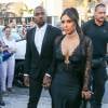 Kim Kardashian et son mari Kanye West arrivent au mariage d'Isabela Rangel et David Grutman à Miami, le 23 avril 2016.