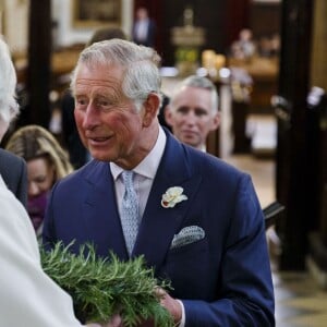 Le prince Charles a déposé une couronne sur la tombe de William Shakespeare en l'église de la Sainte Trinité à l'occasion du 400e anniversaire de sa mort à Stratford-upon-Avon le 23 avril 2016.