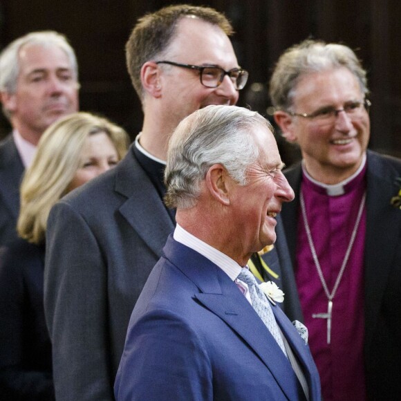 Le prince Charles a déposé une couronne sur la tombe de William Shakespeare en l'église de la Sainte Trinité à l'occasion du 400e anniversaire de sa mort à Stratford-upon-Avon le 23 avril 2016.