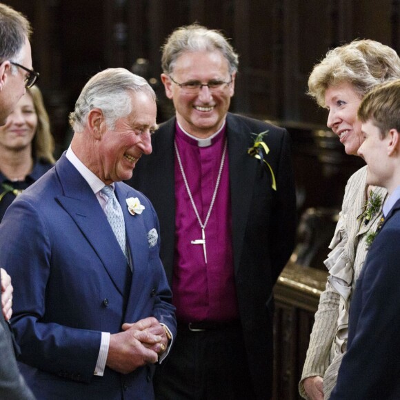 Le prince Charles a déposé une couronne sur la tombe de William Shakespeare en l'église de la Sainte Trinité à l'occasion du 400e anniversaire de sa mort à Stratford-upon-Avon le 23 avril 2016.