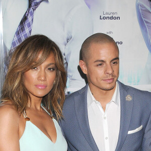 Jennifer Lopez et son compagnon Casper Smart à la première de 'The Perfect Match' au théâtre Arclight à Hollywood, le 7 mars 2016 © Byron Purvis/Bestimage