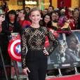 Emily Vancamp (tenue Zuhair Murad) lors de la première de Captain America: Civil War au Vue Westfield, Londres, le 26 avril 2016.