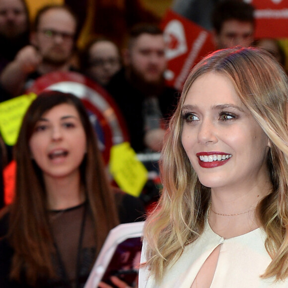 Elizabeth Olsen lors de la première de Captain America: Civil War au Vue Westfield, Londres, le 26 avril 2016.