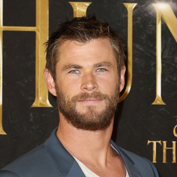 Chris Hemsworth à la première du film "Le Chasseur et la reine des glaces" à Hambourg le 30 mars 2016 à Hambourg