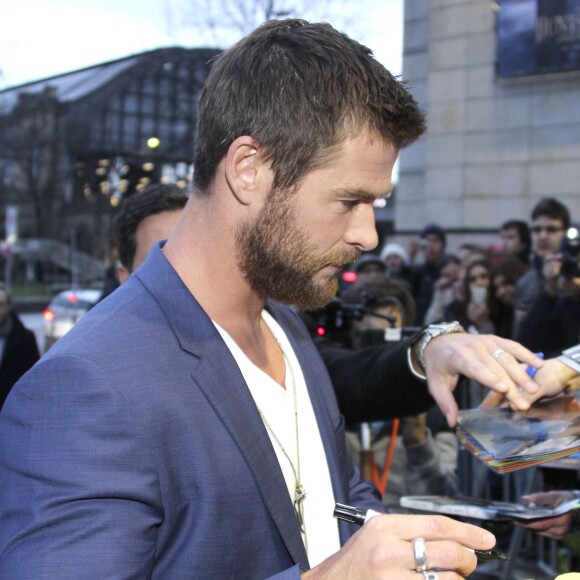 Chris Hemsworth à la première du film "Le Chasseur et la reine des glaces" à Hambourg le 29 mars 2016