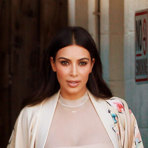 Kim Kardashian quitte un studio télé à Van Nuys, le 27 avril 2016.