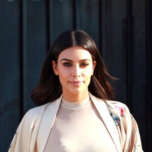 Kim Kardashian quitte un studio télé à Van Nuys, le 27 avril 2016.