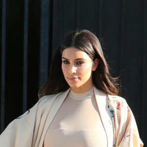 Kim Kardashian quitte un studio télé à Van Nuys, le 27 avril 2016.