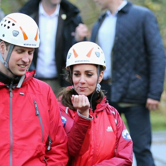 Le duc et la duchesse de Cambridge en novembre 2015 à Capel Curig, dans un centre de loisirs. Kate Middleton et le prince William fêtent leurs 5 ans de mariage le 29 avril 2011.